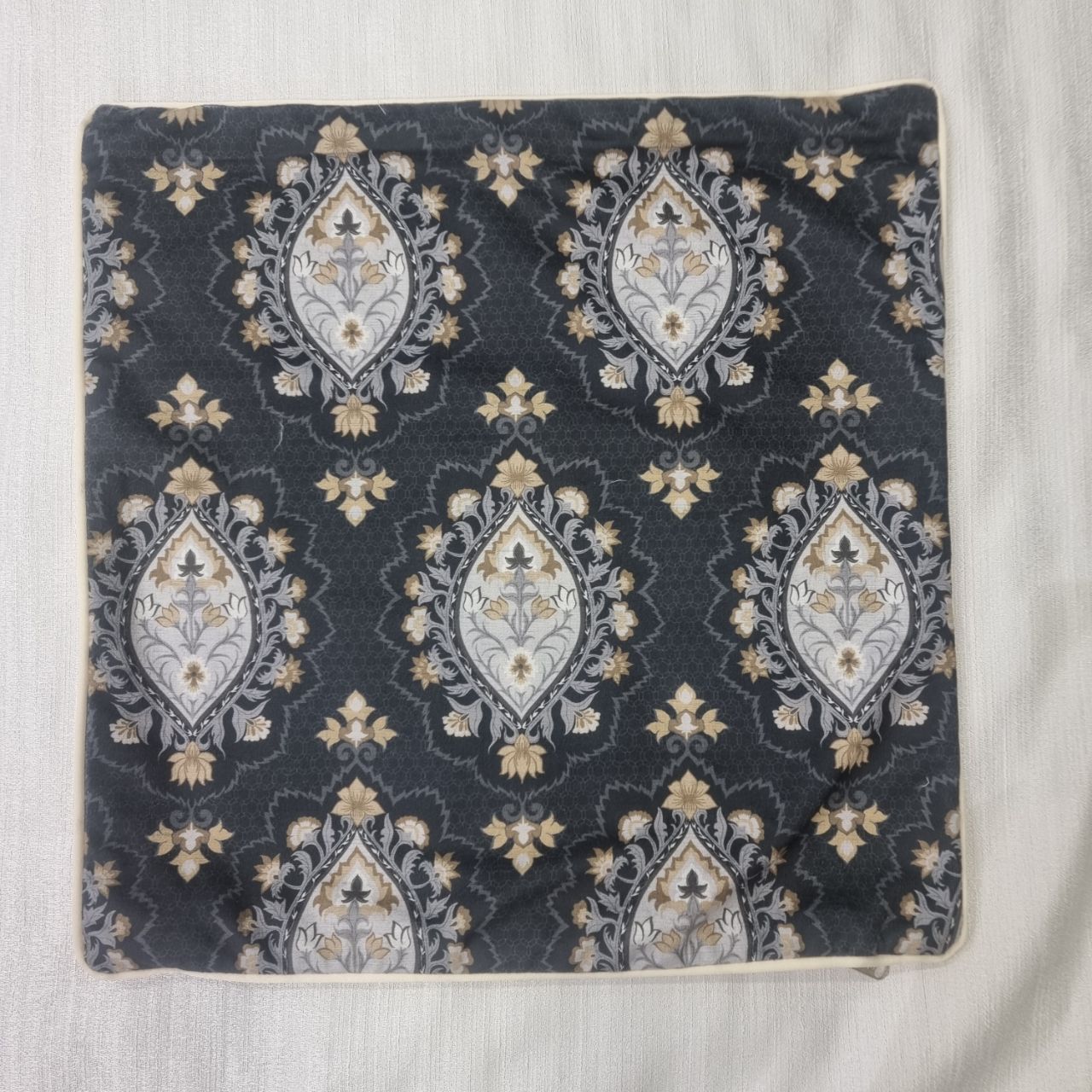 Elegant Cushion Cover view 3