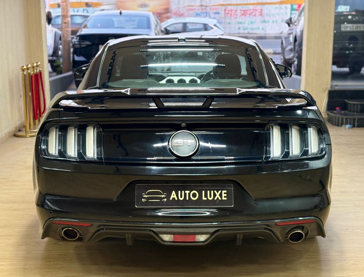 Ford Mustang 2019 view 4