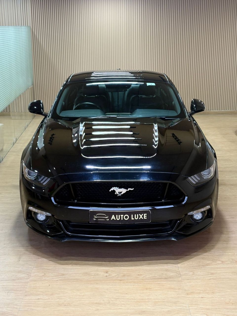 Ford Mustang 2019 view 6