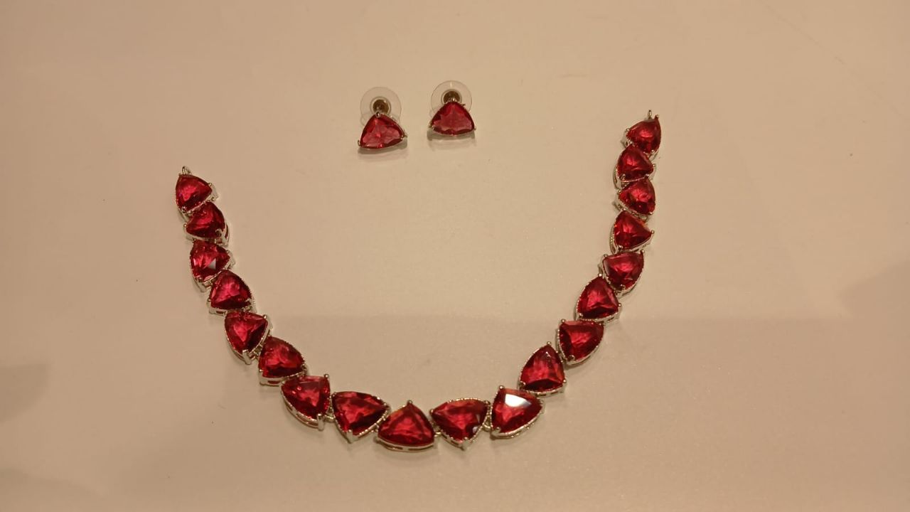 Red Gemstone Necklace Set view 2