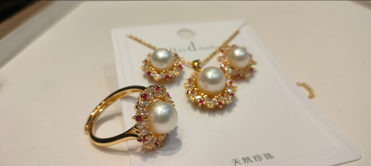 Handmade Pearl Jewelry Set view 3