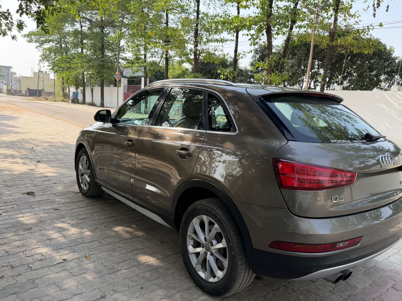 Audi Q3 view 6