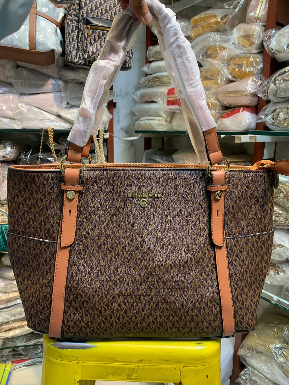 Michael Kors Tote Bags 🛍️ view 2