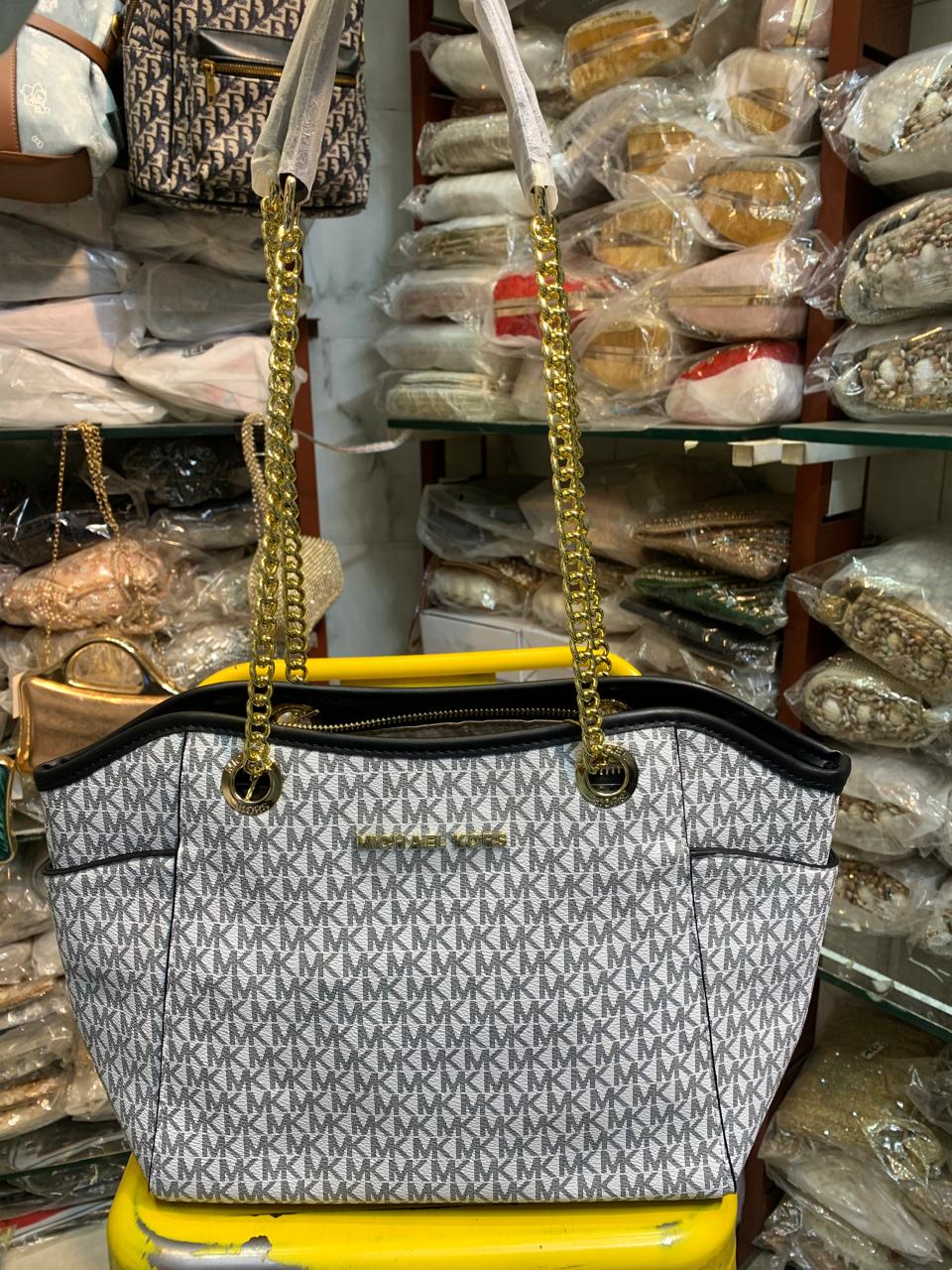 Michael Kors Tote Bags 👜 view 2