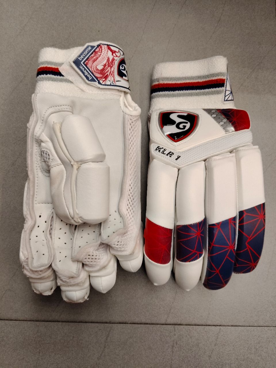SG KLR Lite Batting Gloves view 2