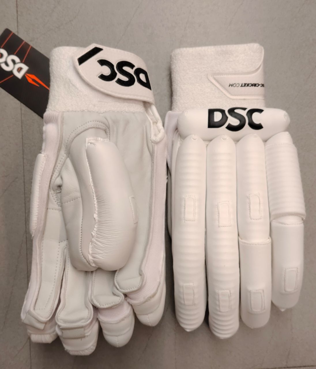 DSC Cricket Gloves view 2