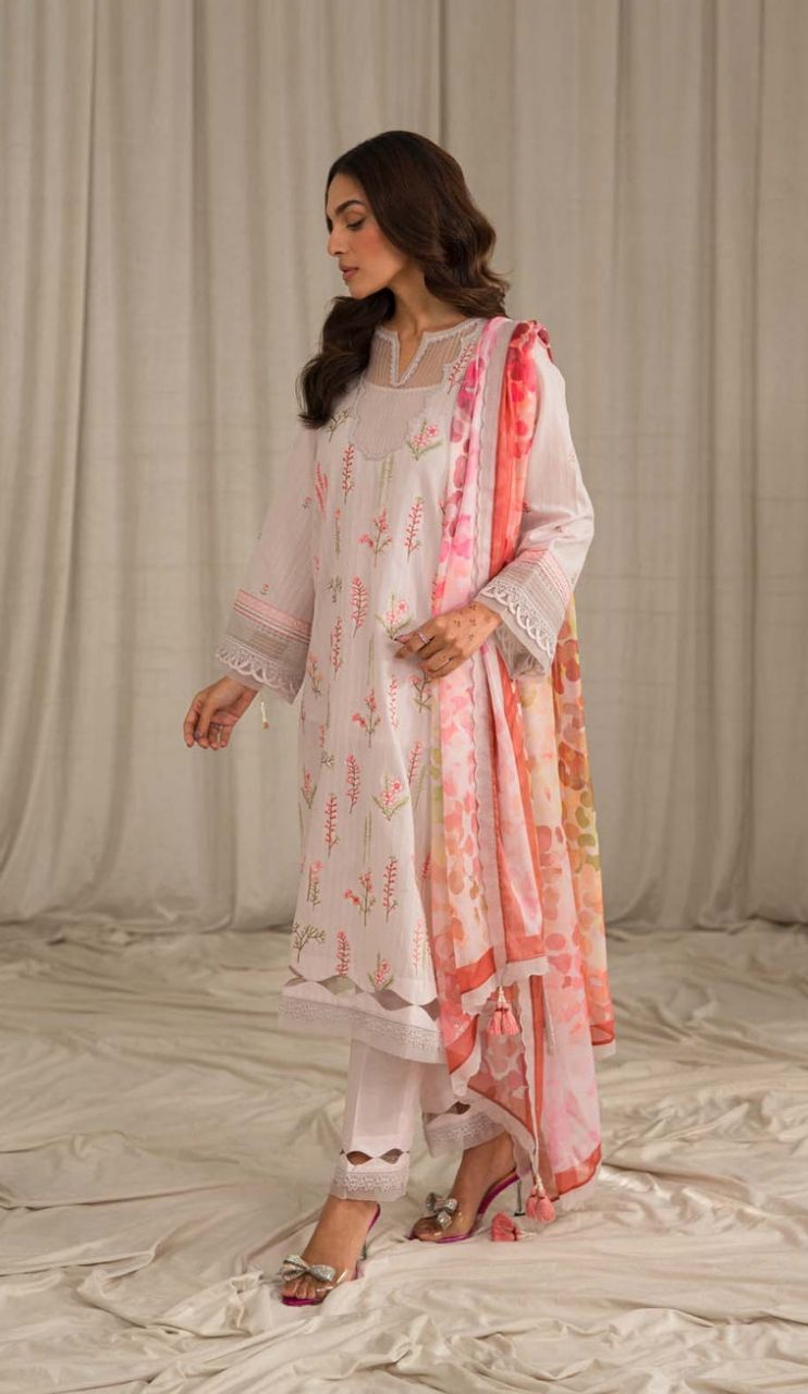 Sahar | Mirage Spring Luxury S24 - TL - LI 03 Lawn  (Embroidered) / SD0059 view 2