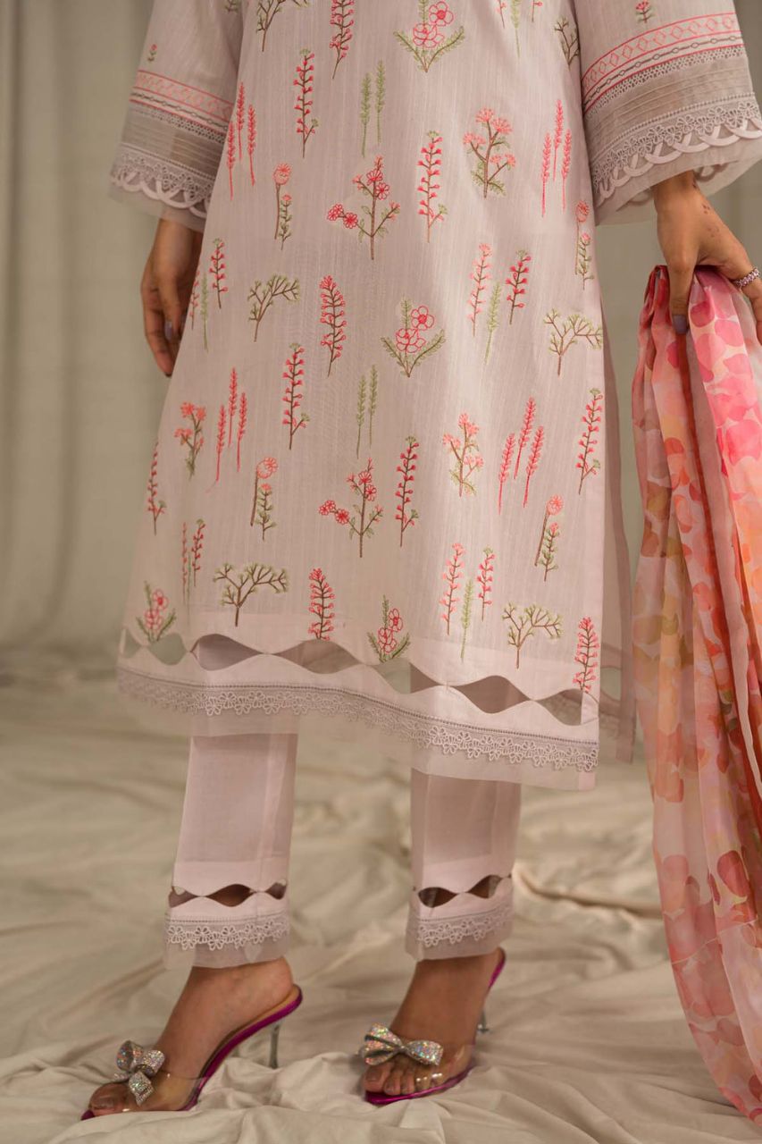 Sahar | Mirage Spring Luxury S24 - TL - LI 03 Lawn  (Embroidered) / SD0059 view 5