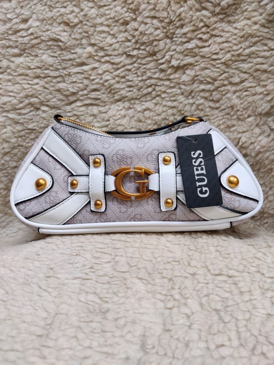 Classy Guess Handbags 👜👜 view 2