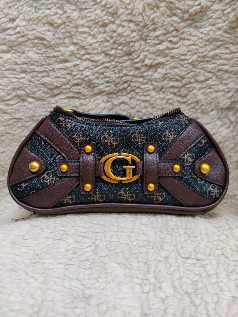 Classy Guess Handbags 👜👜 view 3