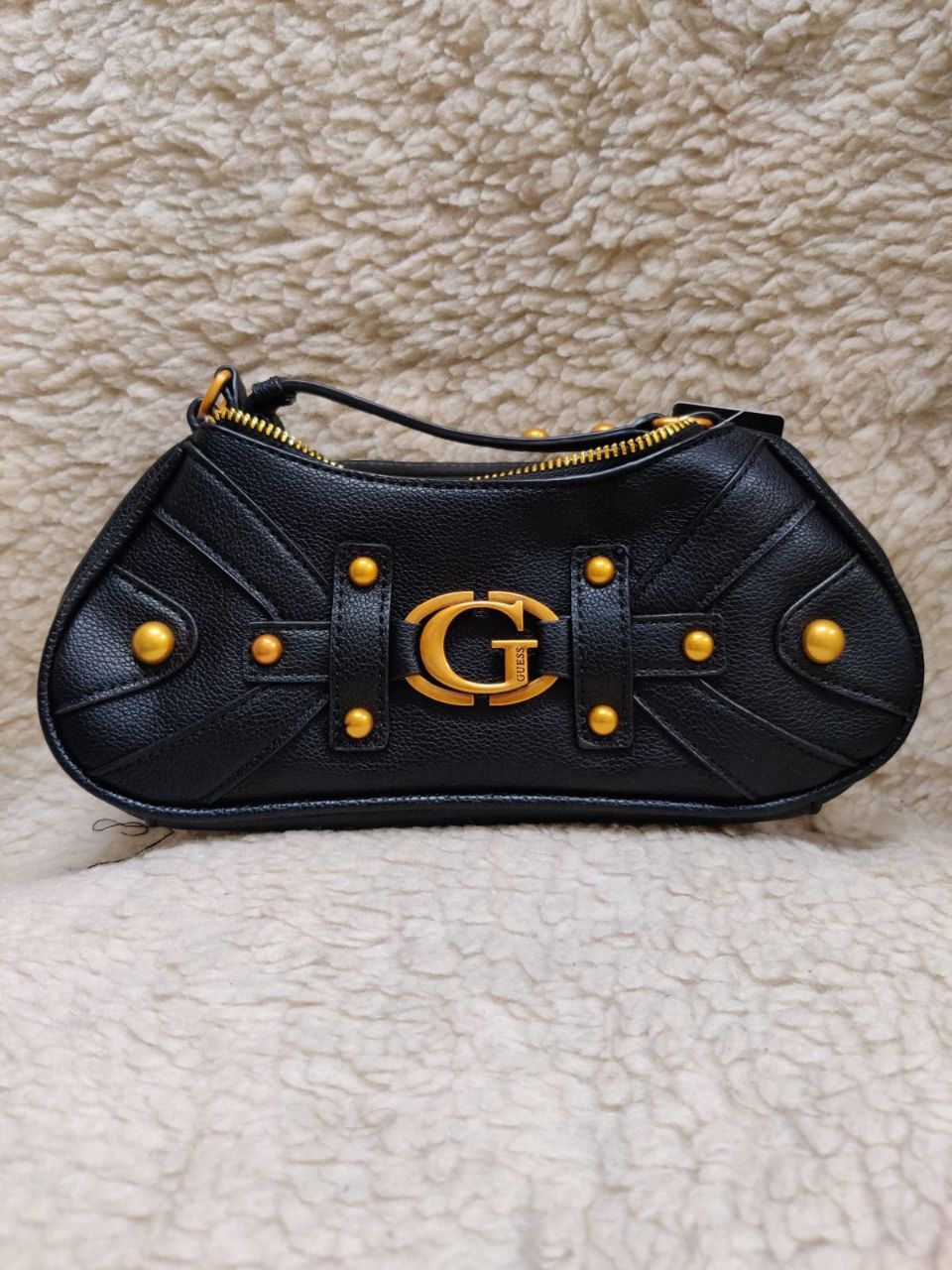 Classy Guess Handbags 👜👜 view 4