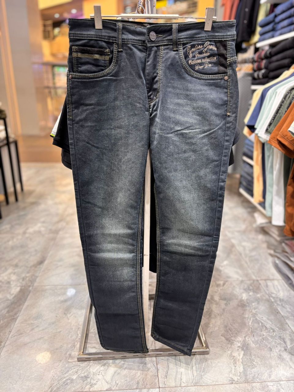 Style-3299 Slim-fit Jean's view 4