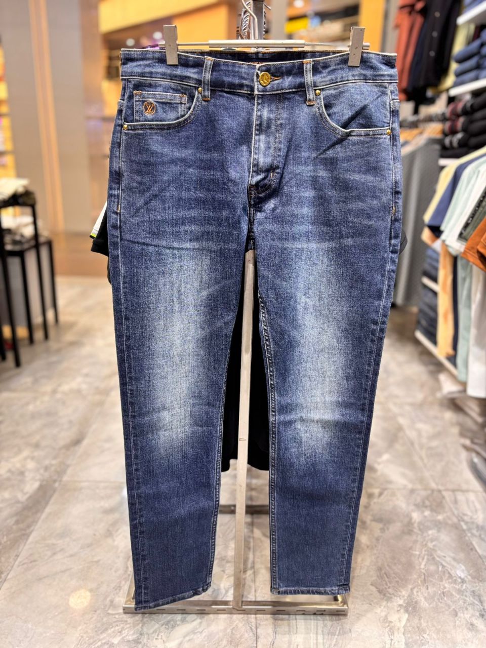 Style-LV698-Blue Jeans Slim fit view 4