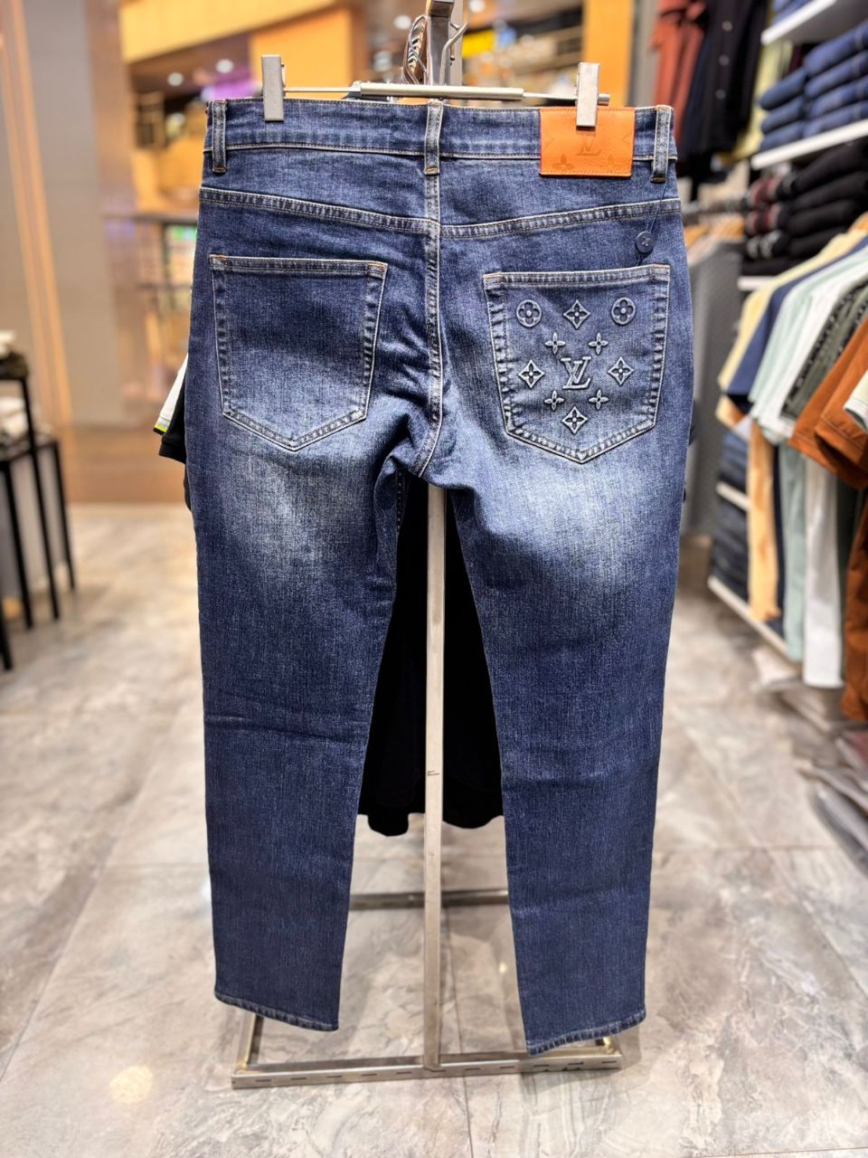 Style-LV698-Blue Jeans Slim fit view 5