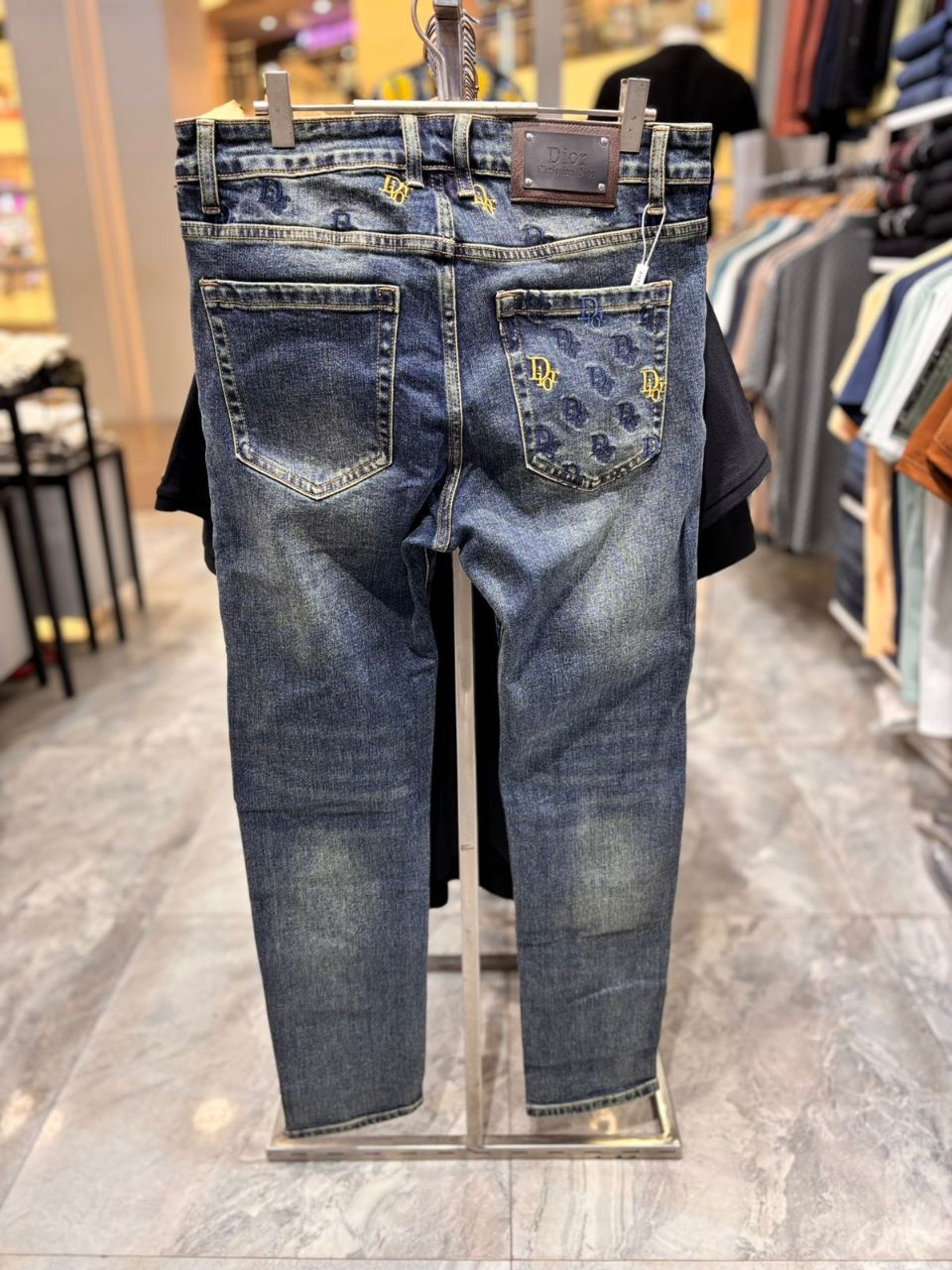 Style-D54-D&G Solid  Jeans Slim fit view 3