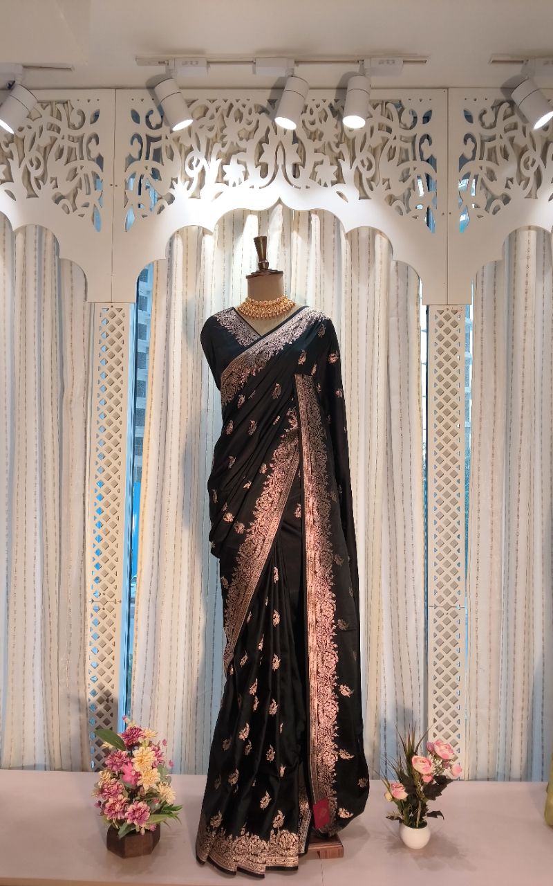 Banarasi silk saree with resham butta and border view 6