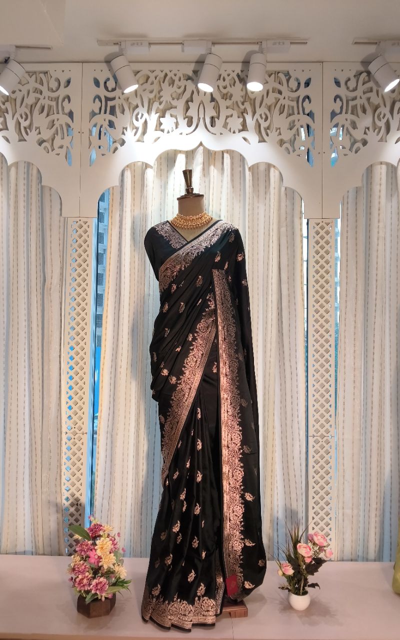 Banarasi silk saree with resham butta and border view 2