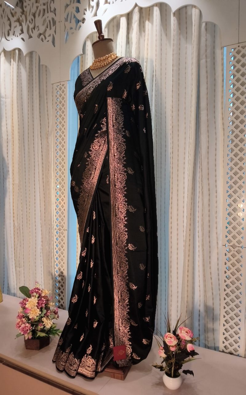 Banarasi silk saree with resham butta and border view 7