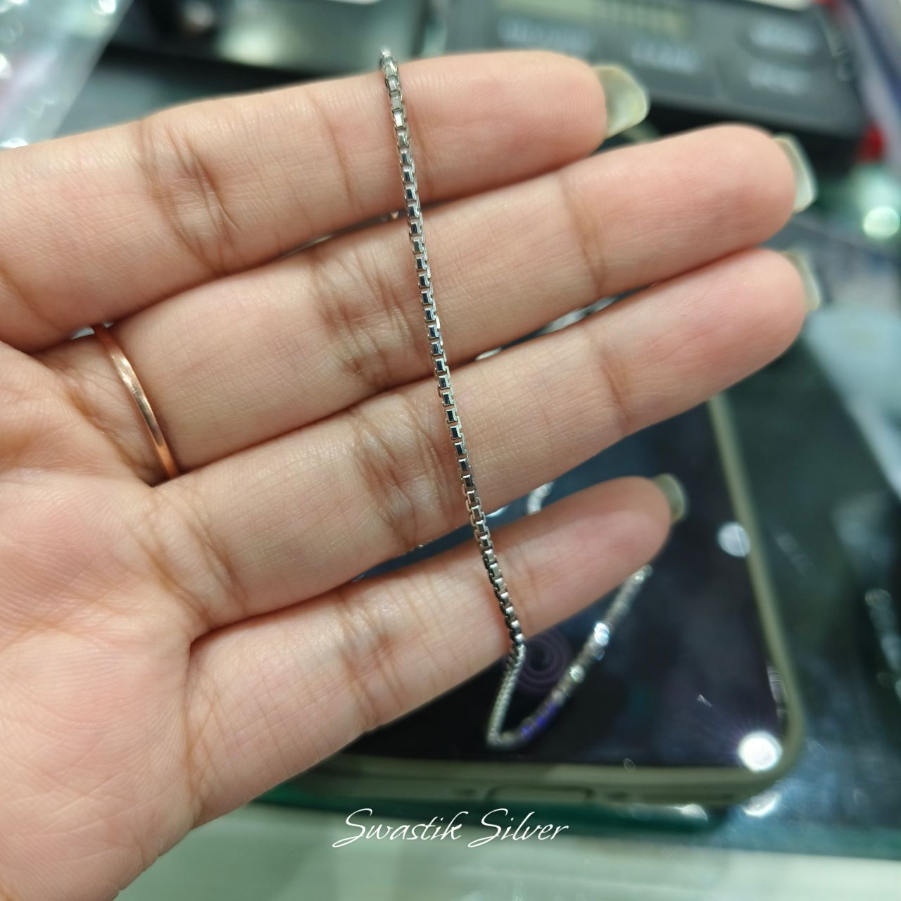 Rhodium Box Chain view 5