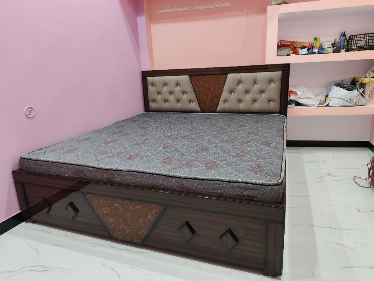 Queen Size Bed 72X72 view 4