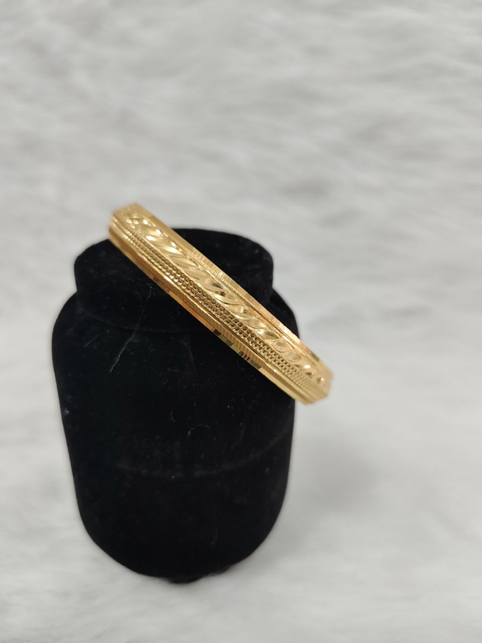 Leaf Design Gents Kada Gold Plated view 4