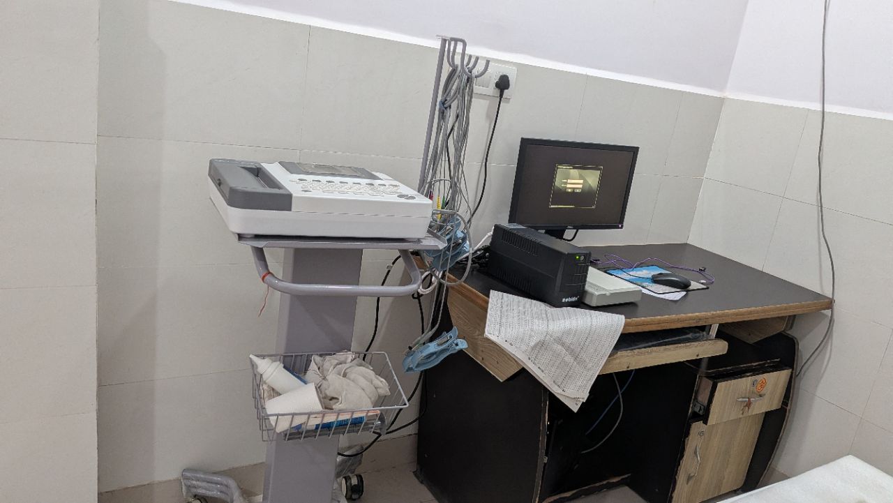ECG Medical Diagnostic Machine