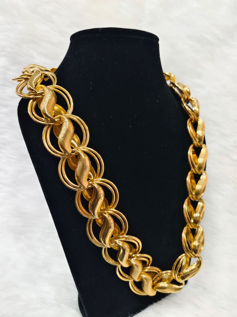 Heavy Lotus Chain view 2