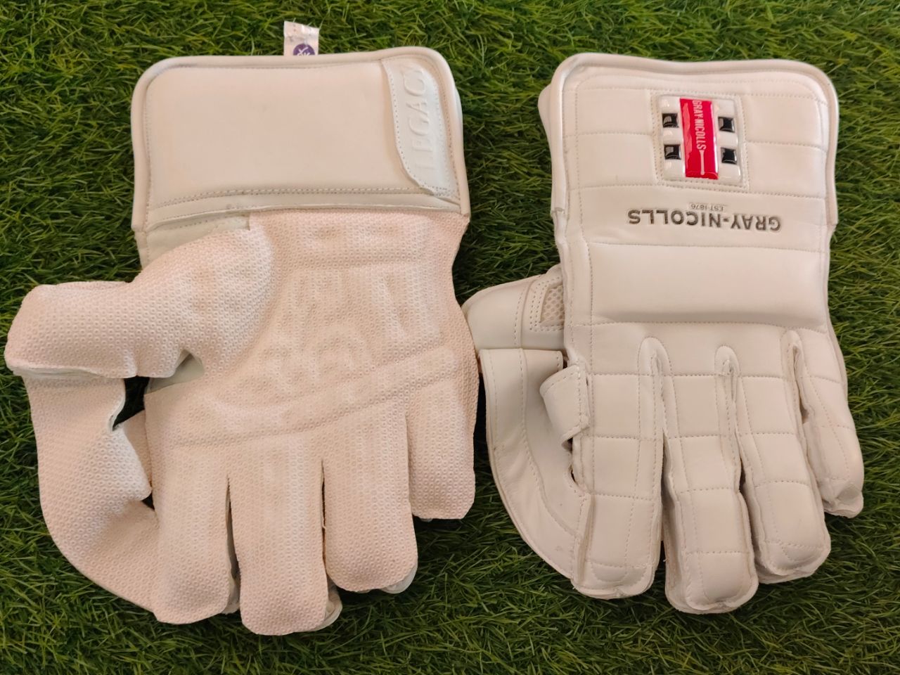 Gray Nicolls Wicket Keeping Gloves view 3