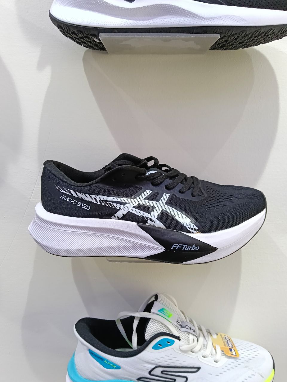 ASICS Magic Speed view 2