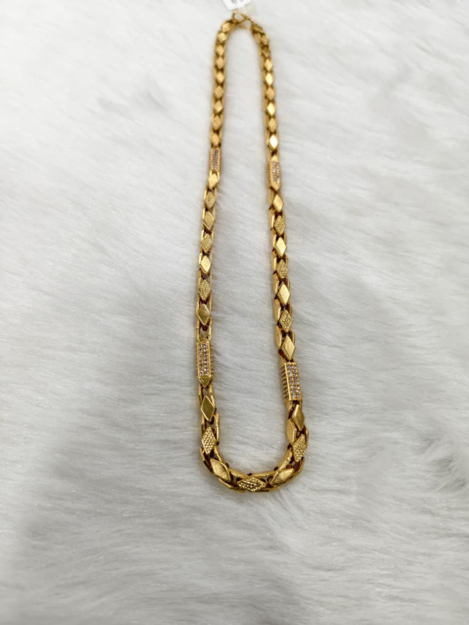 Navabi Chain Diamond Cut view 3