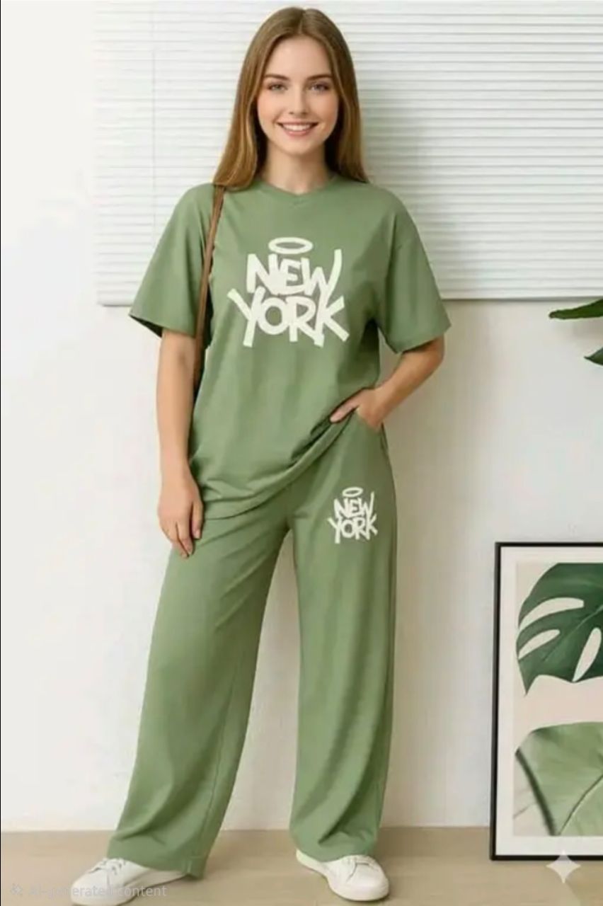 New York Graphic Loungewear Set