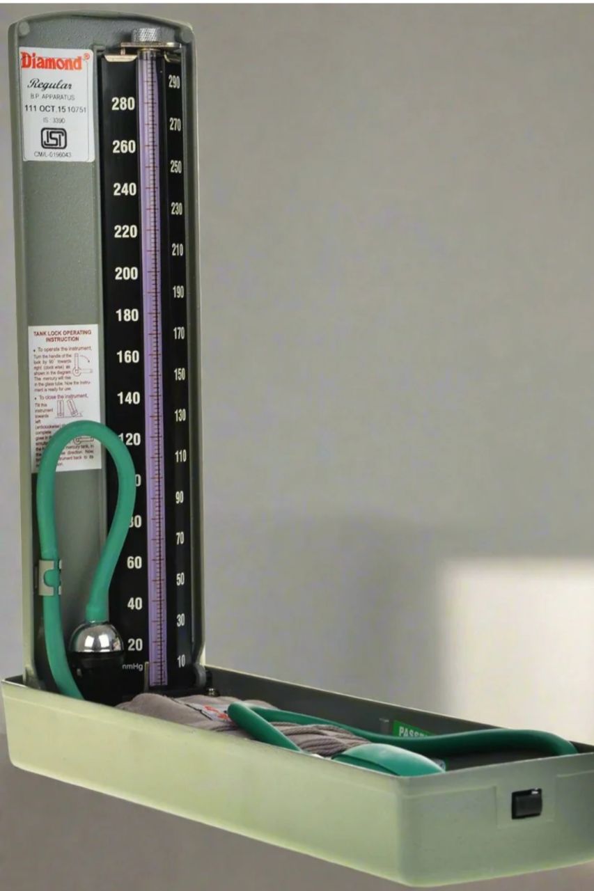 Diamond Mercurial Blood Pressure Apparatus view 2
