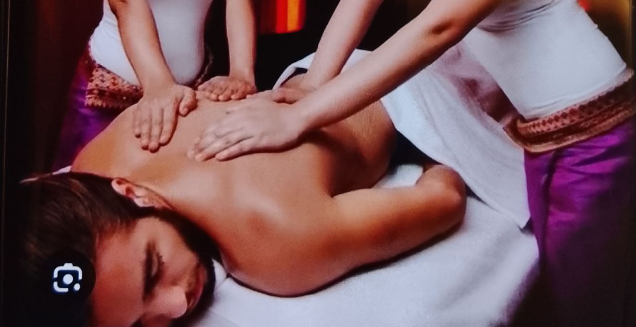 Four Hand Massage view 2