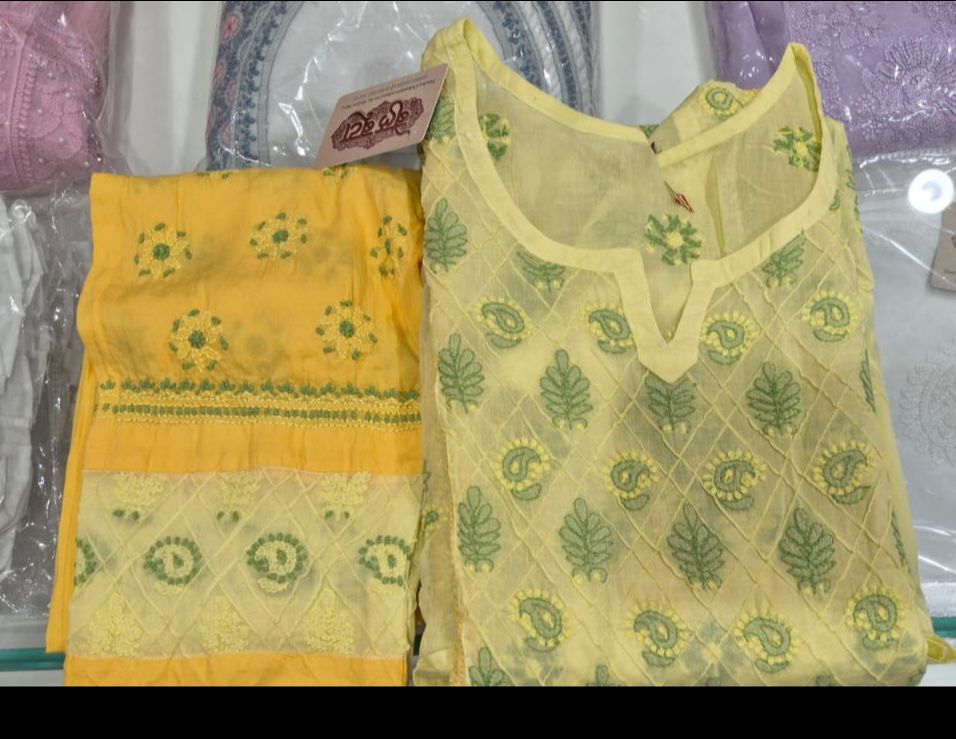 Chikankari Kurta Set by Bel Boota view 6