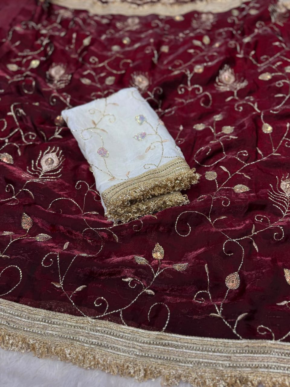 Zari Border Saree view 2