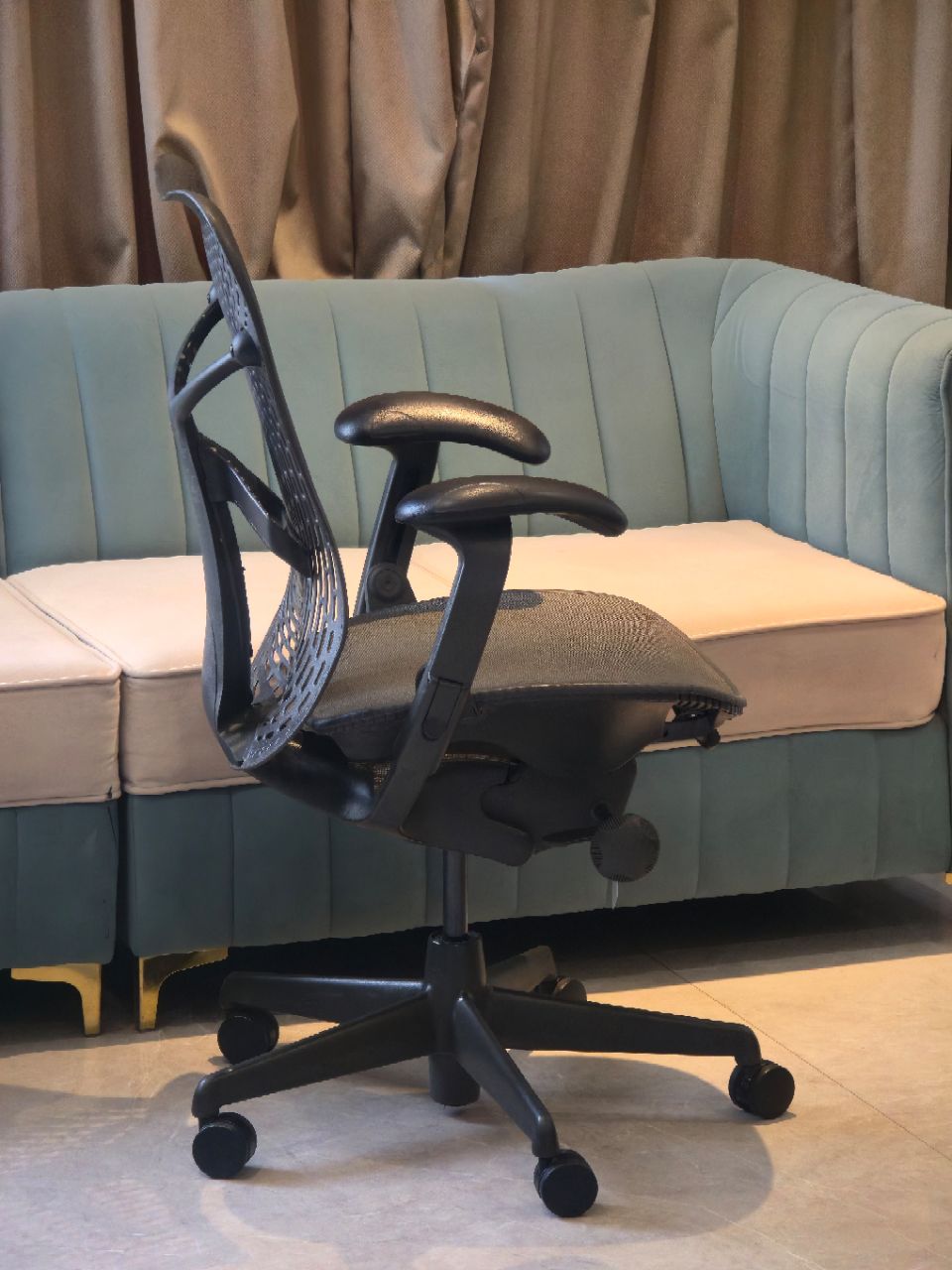Herman Miller Mirra (Slate Black) view 3