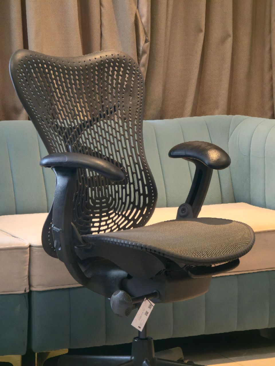 Herman Miller Mirra (Slate Black) view 5