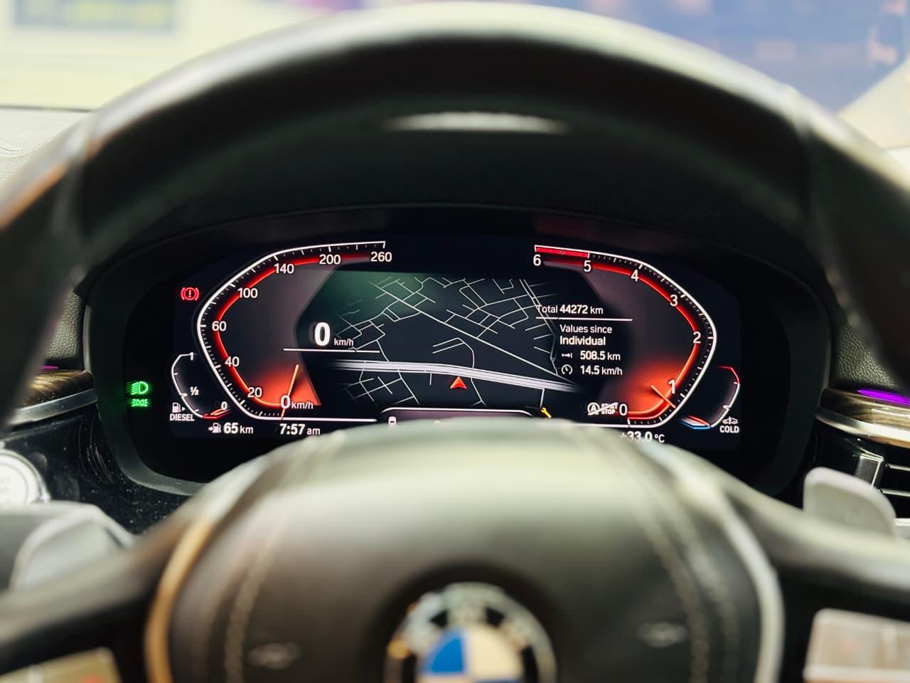 BMW 5 Series view 5