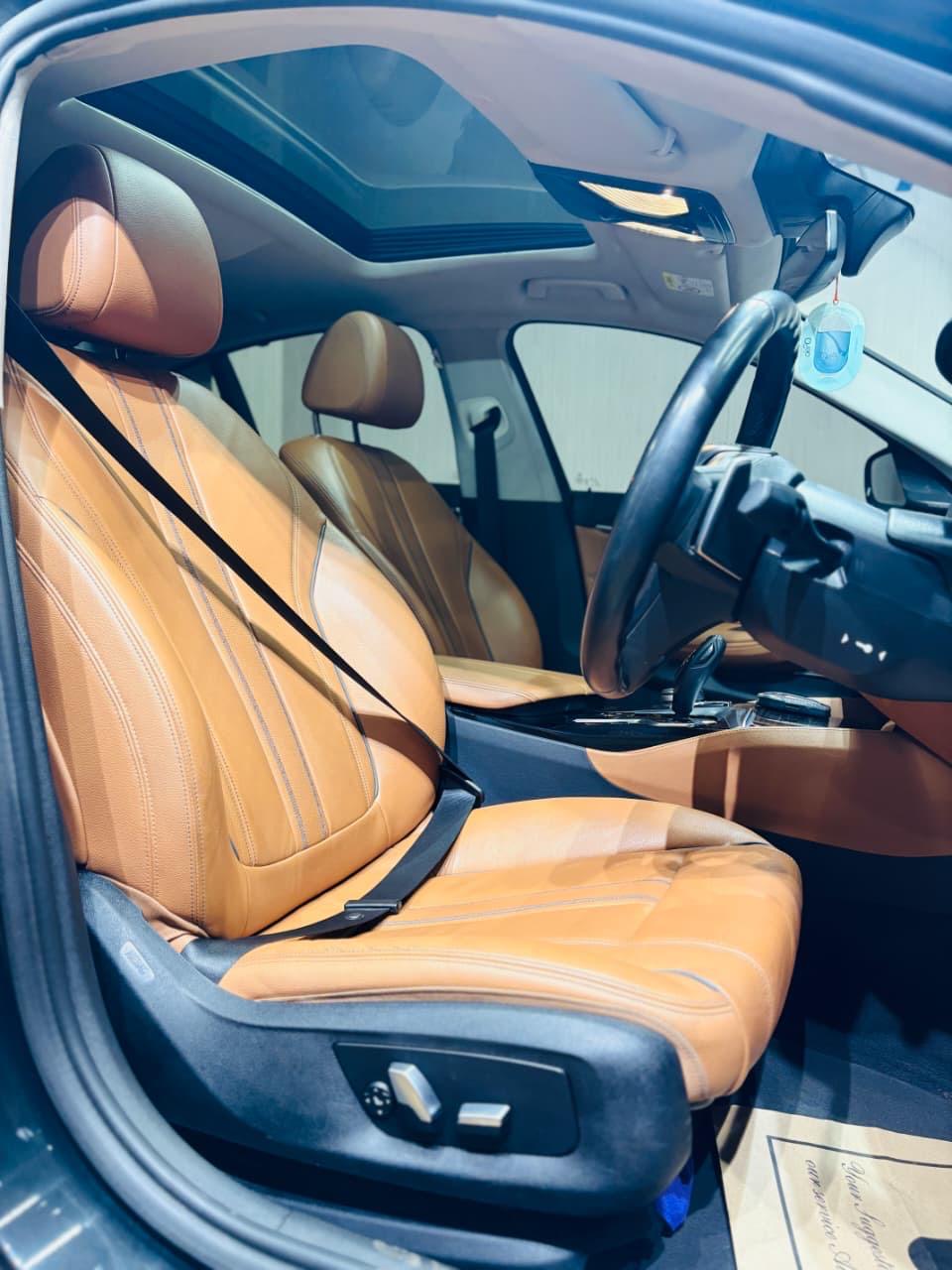 BMW 5 Series view 9