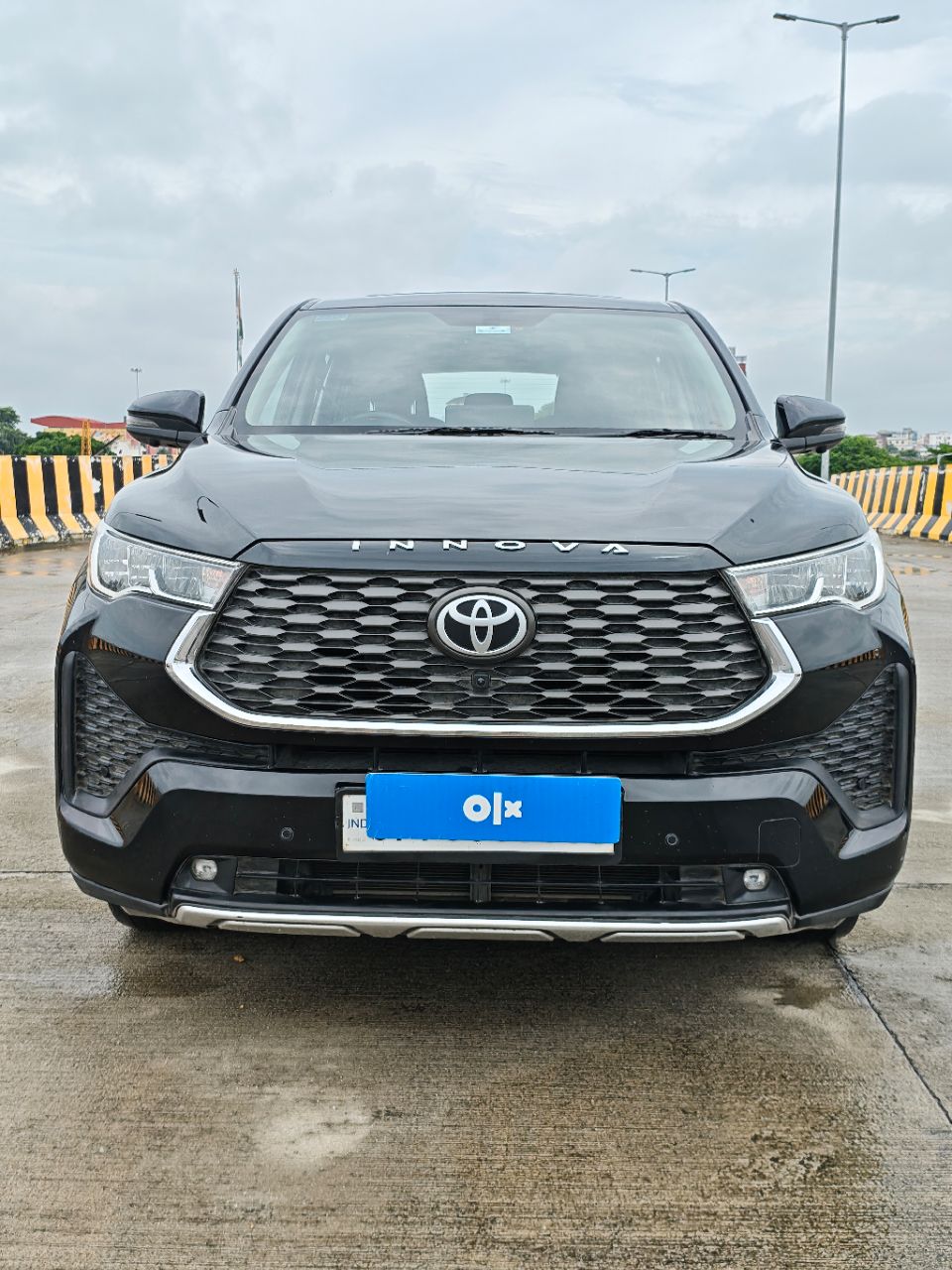 Toyota Innova Hycross Hybrid VX 2025