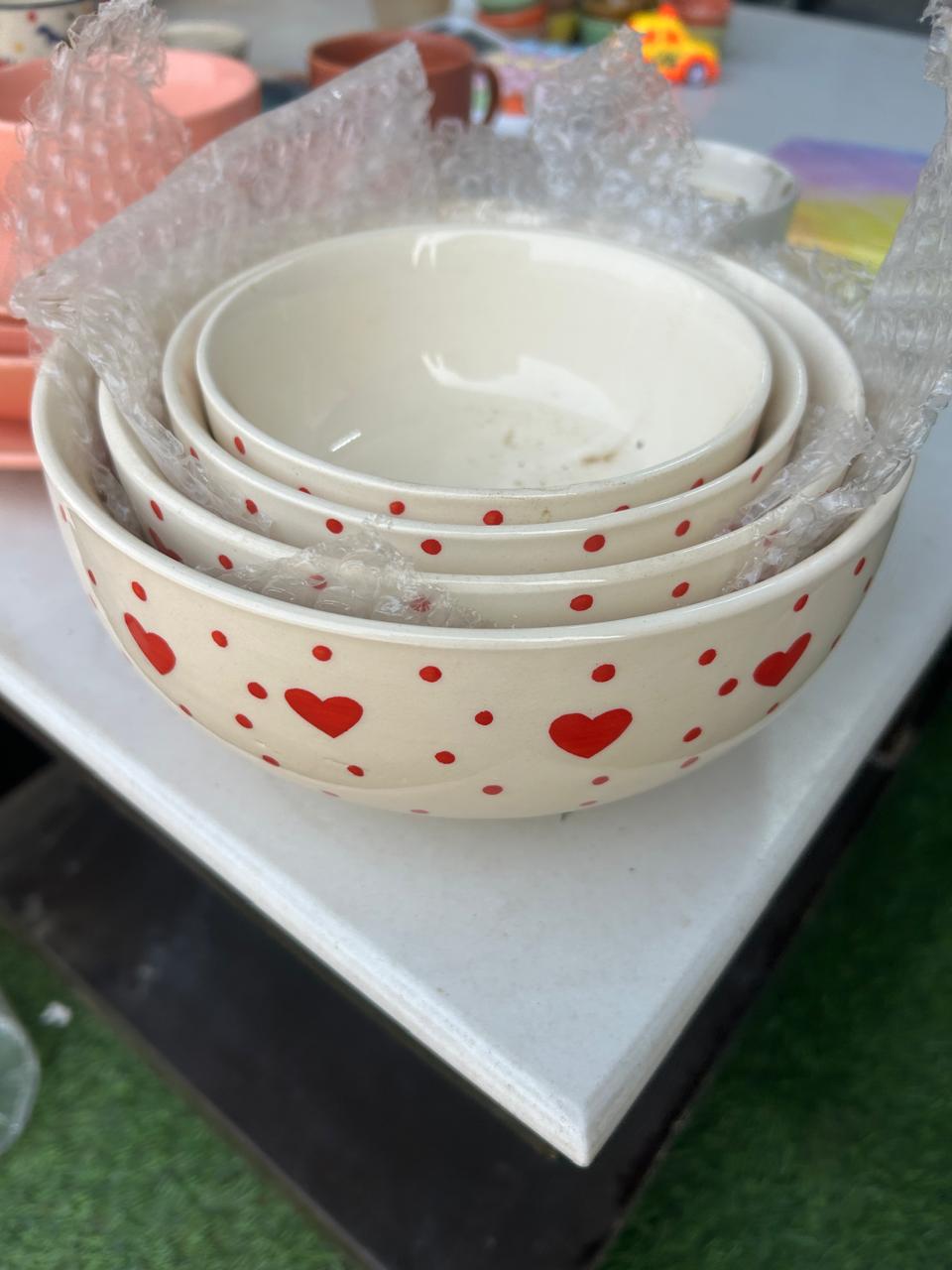 Ceramic Heart-Printed Bowls Set view 2