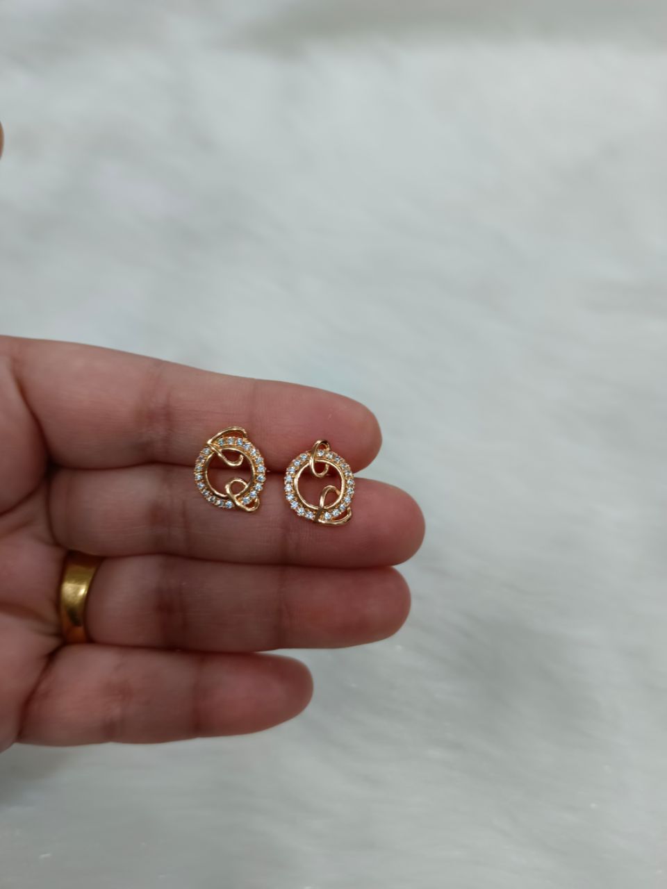 Earring In Rose Gold view 3