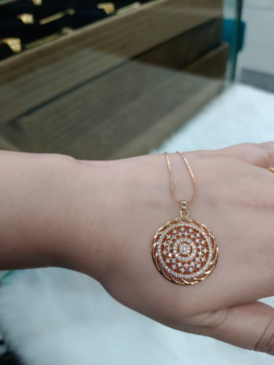 Elegant Pendant Set In Rose Gold 5 view 3