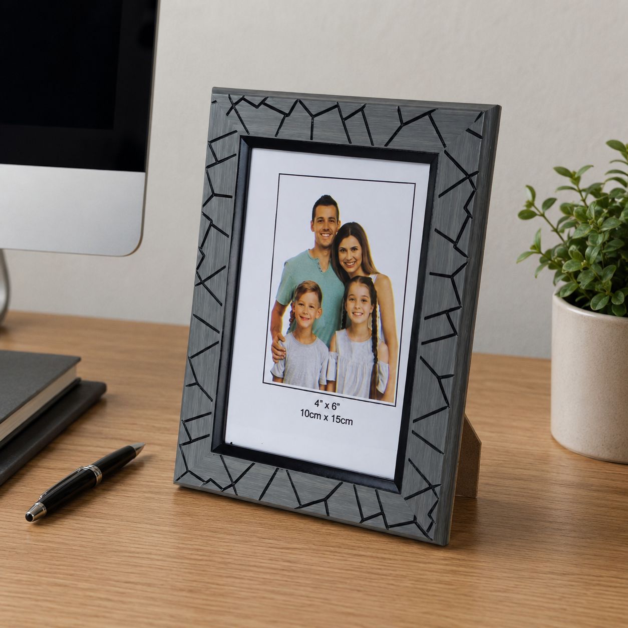 Table Stand Gray And Black Synthetic 4X6 Photo Frame view 3