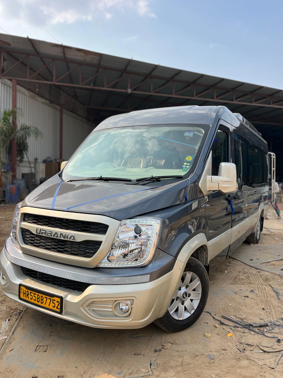 Force Urbania Luxury Van