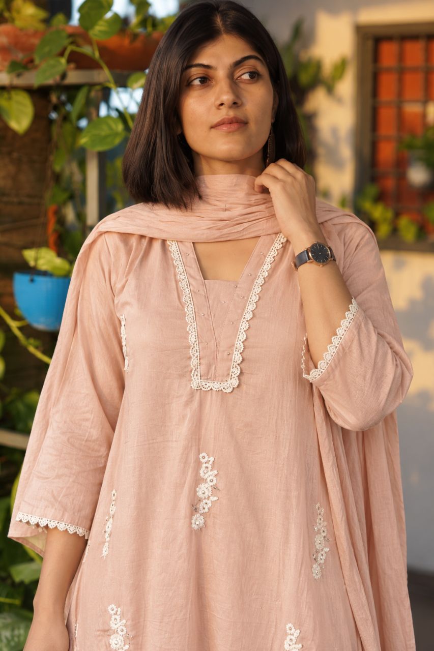 XL Peach pink mul cotton kurta with floral embroidery view 2