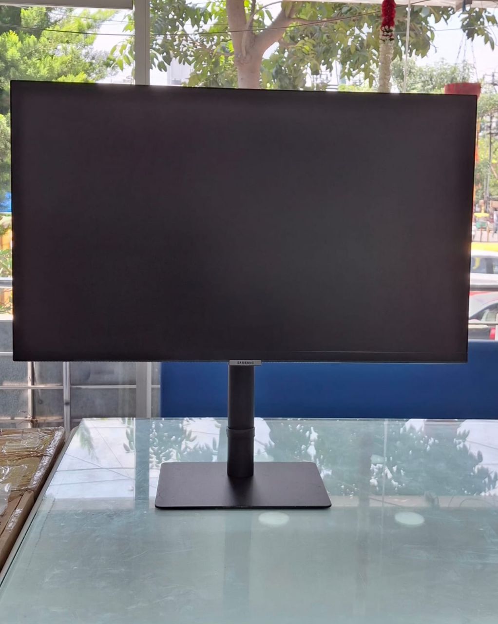 Samsung Monitor 27inch Quad HD LED IPS Pennal view 4