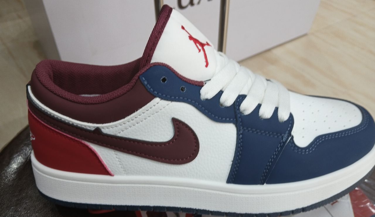 Sneaker