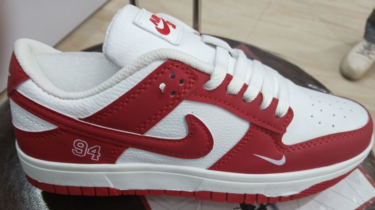 Nike Sneaker 02