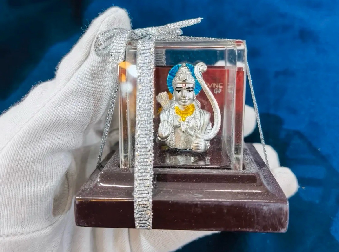 999 Silver Idols (Vishnu ji, Radhakrishna ji, Saraswati ji, Panch Mukhi Hanuman ji, Ram ji) view 5